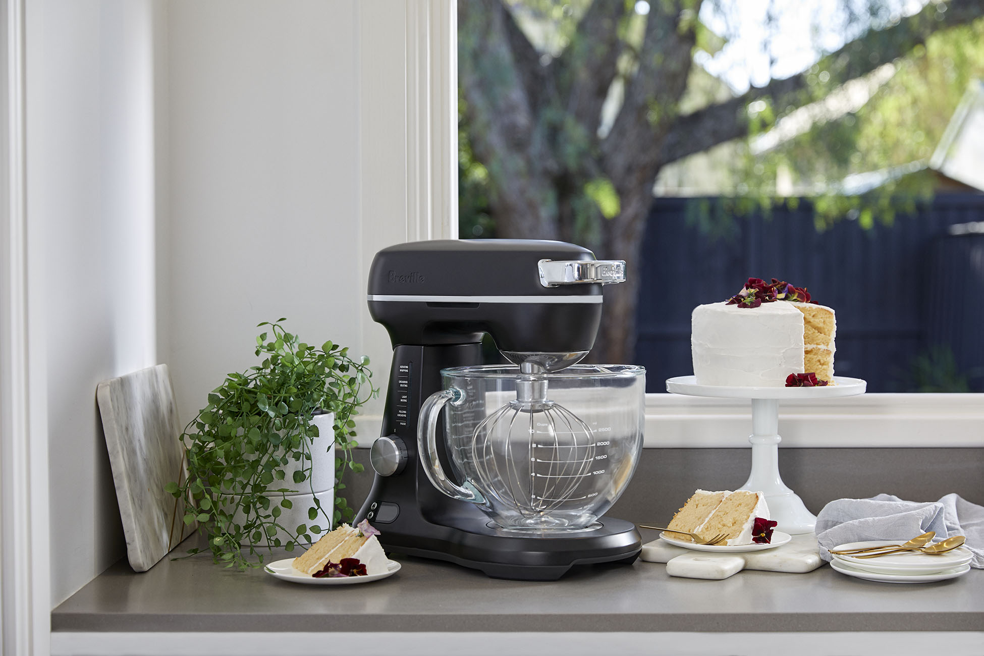 BEM825_Breville_Lifestyle_2.jpg